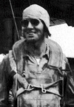 Un joven Thomas Fitzpatrick de servicio